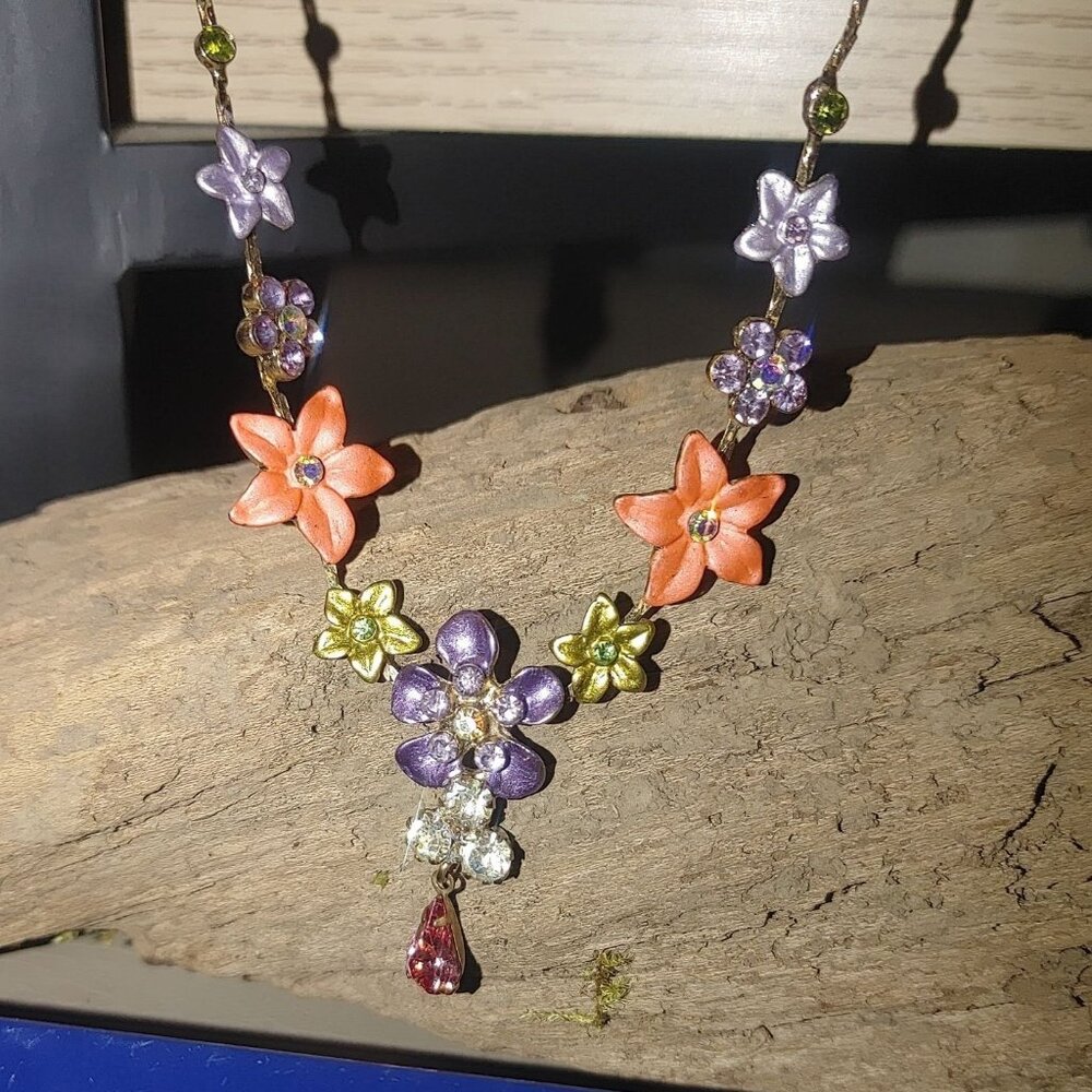 Strawbridges Flowers Floral Necklace Crystal Gemstone Teardrop Pendant Gold tone